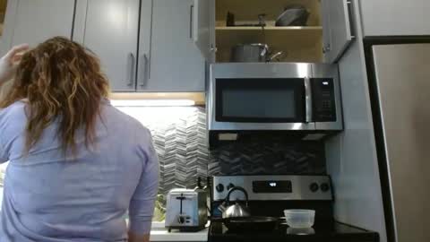 Snapshot of hazel_skye chatting on 02-23-25, 10:20 Hazel online show from 02-23-25, 10:20