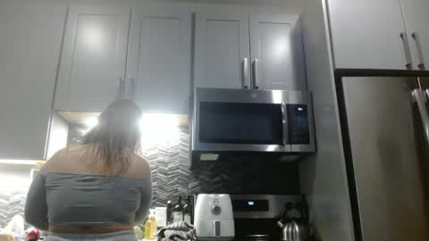 Snapshot of hazel_skye chatting on 02-25-25, 01:30 Hazel online show from 02-25-25, 01:30