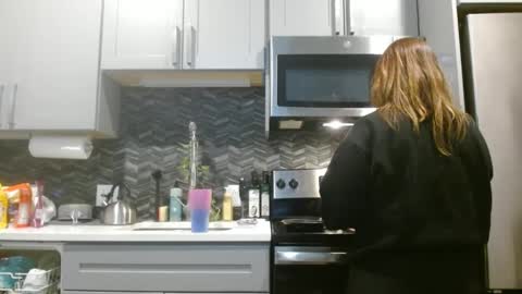 Snapshot of hazel_skye chatting on 02-26-25, 12:49 Hazel online show from 02-26-25, 12:49