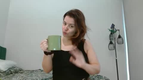 Snapshot of hazel_skye chatting on 10-04-25, 12:25 Hazel online show from 10-04-25, 12:25