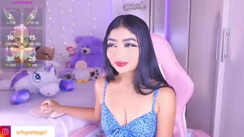Snapshot of hazelbabee_ chatting on 06-21-26, 04:15 Lynn online show from 06-21-26, 04:15