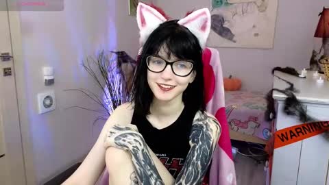 hazeltompson online show from 11-02-25, 08:00