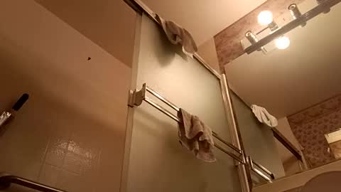 Snapshot of hbdj2164 chatting on 01-24-25, 09:17 hbdj2164 online show from 01-24-25, 09:17