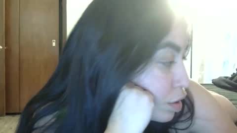 heatwavee online show from 11-10-25, 06:07