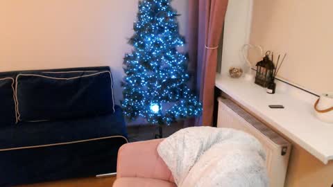 Snapshot of heaven_chloe chatting on 12-11-24, 07:57 Heaven girl online show from 12-11-24, 07:57