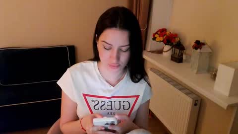 Snapshot of heaven_chloe chatting on 03-11-25, 10:42 Heaven girl online show from 03-11-25, 10:42