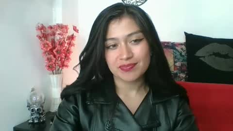 Snapshot of heavencute chatting on 12-10-24, 09:00 Heaven online show from 12-10-24, 09:00