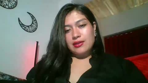 Snapshot of heavencute chatting on 12-12-24, 09:26 Heaven online show from 12-12-24, 09:26