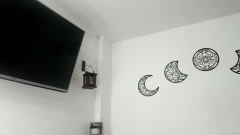 Snapshot of heavencute chatting on 01-23-25, 12:35 Heaven online show from 01-23-25, 12:35