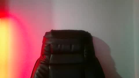 Snapshot of heavencute chatting on 01-24-25, 04:28 Heaven online show from 01-24-25, 04:28