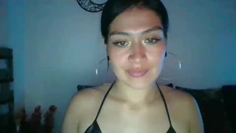 Snapshot of heavencute chatting on 02-05-25, 03:52 Heaven online show from 02-05-25, 03:52