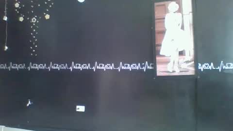 Snapshot of heavencute chatting on 02-05-25, 07:10 Heaven online show from 02-05-25, 07:10