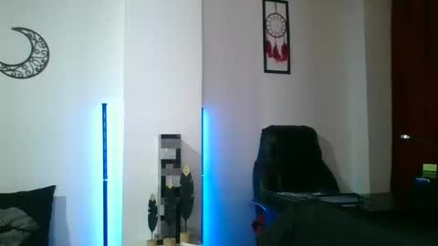 Snapshot of heavencute chatting on 02-10-25, 06:45 Heaven online show from 02-10-25, 06:45