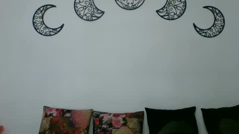 Snapshot of heavencute chatting on 02-22-25, 06:52 Heaven online show from 02-22-25, 06:52