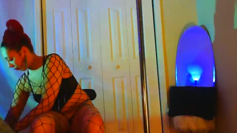 Heavenllyy online show from 01-11-25, 04:27