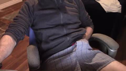 Snapshot of heavilyhung chatting on 01-12-25, 06:06 John online show from 01-12-25, 06:06