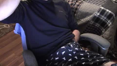 Snapshot of heavilyhung chatting on 10-21-25, 04:24 John online show from 10-21-25, 04:24