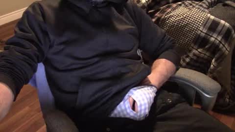 Snapshot of heavilyhung chatting on 10-23-25, 02:11 John online show from 10-23-25, 02:11