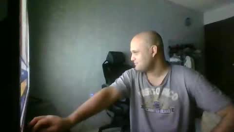Snapshot of heavy_rebellxc chatting on 12-25-24, 07:03 Heavy Rebell online show from 12-25-24, 07:03