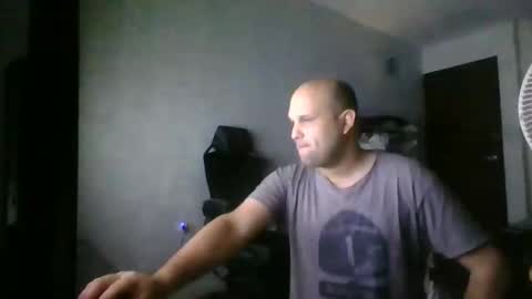Snapshot of heavy_rebellxc chatting on 01-07-25, 06:48 Heavy Rebell online show from 01-07-25, 06:48