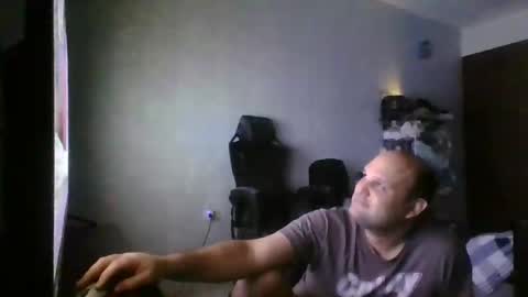 Snapshot of heavy_rebellxc chatting on 02-14-25, 06:34 Heavy Rebell online show from 02-14-25, 06:34
