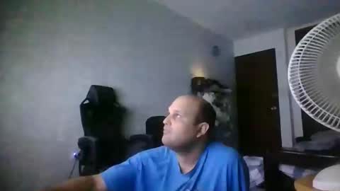 Snapshot of heavy_rebellxc chatting on 02-15-25, 09:38 Heavy Rebell online show from 02-15-25, 09:38