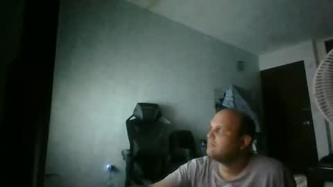 Snapshot of heavy_rebellxc chatting on 10-06-25, 04:21 Heavy Rebell online show from 10-06-25, 04:21