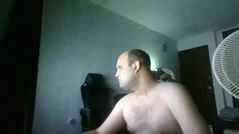 Snapshot of heavy_rebellxc chatting on 10-19-25, 07:42 Heavy Rebell online show from 10-19-25, 07:42