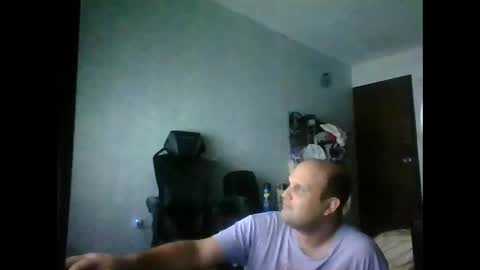 Snapshot of heavy_rebellxc chatting on 10-24-25, 04:42 Heavy Rebell online show from 10-24-25, 04:42