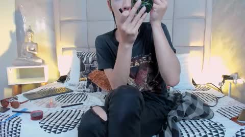 Keira Hecate online show from 12-13-25, 07:53