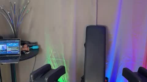 LockedThug online show from 12-22-25, 07:05