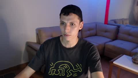 Snapshot of hefesto_69 chatting on 01-03-25, 02:32 hefesto_69 online show from 01-03-25, 02:32