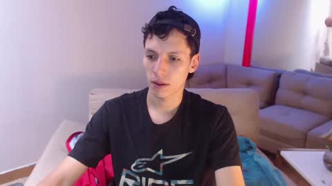 Snapshot of hefesto_69 chatting on 01-25-25, 08:00 hefesto_69 online show from 01-25-25, 08:00