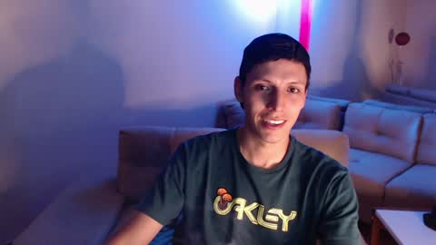 Snapshot of hefesto_69 chatting on 02-08-25, 01:54 hefesto_69 online show from 02-08-25, 01:54