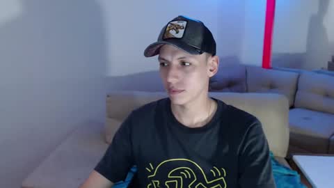 Snapshot of hefesto_69 chatting on 03-05-25, 10:43 hefesto_69 online show from 03-05-25, 10:43