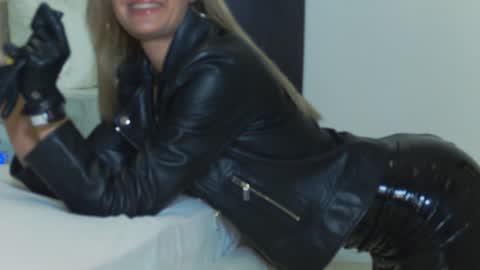 Helen online show from 01-18-25, 02:03