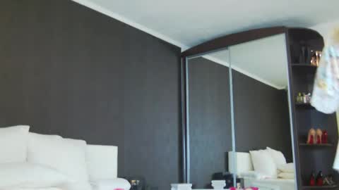 Helen online show from 02-24-25, 04:27