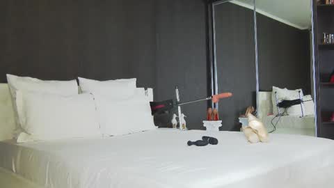 Helen online show from 11-17-25, 05:52