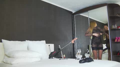 Helen online show from 02-28-26, 02:12