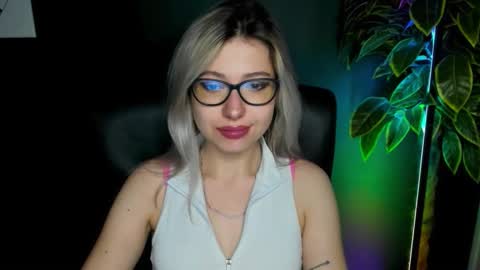 Heidi online show from 09-22-25, 04:14