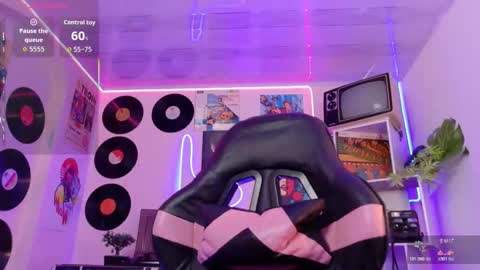 Sara online show from 11-20-25, 09:36