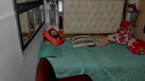 heiker_ online show from 12-02-25, 03:12