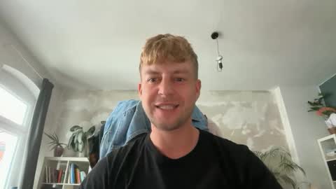 Snapshot of heikhoe chatting on 09-16-25, 01:23 Heikhoe online show from 09-16-25, 01:23