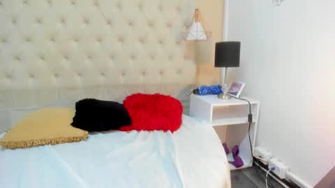 hellen online show from 12-16-24, 06:38