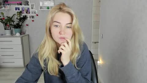 Helen sven online show from 12-18-25, 09:48