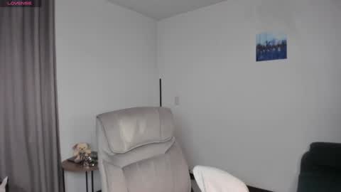 helen_miller online show from 01-27-25, 12:22