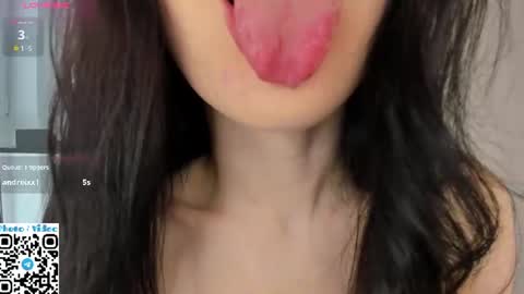 Snapshot of helen_sparkk chatting on 06-28-26, 01:11 helen_sparkk online show from 06-28-26, 01:11