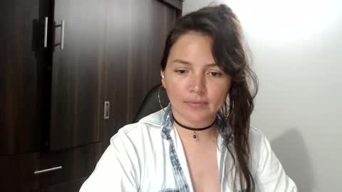 helena online show from 10-11-25, 11:47