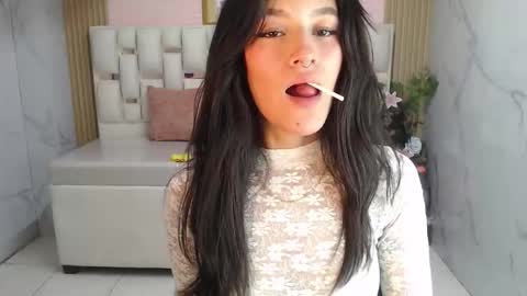helena1_s online show from 10-17-25, 08:44