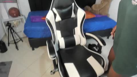 HELENA COPPER online show from 11-19-25, 04:34